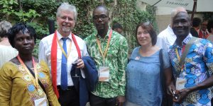 v.l.n.r. Kossiwa Kaloba, Kirchenpräsident Martin Heimbucher, Pfarrer Late Lawson, Heidrun Kube, Alexis Enekona beim Empfang der Weltgemeinschaft Reformierter Kirchen in der Ev.-reformierten Kirche zu Leipzig